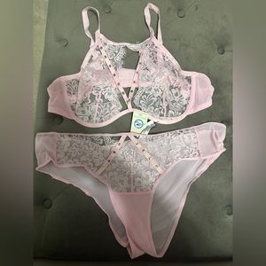 Adore me lingerie set - plus